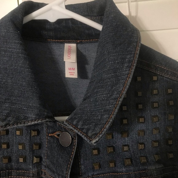 Denim vest with studs size medium. Great condition - Picture 2 of 5
